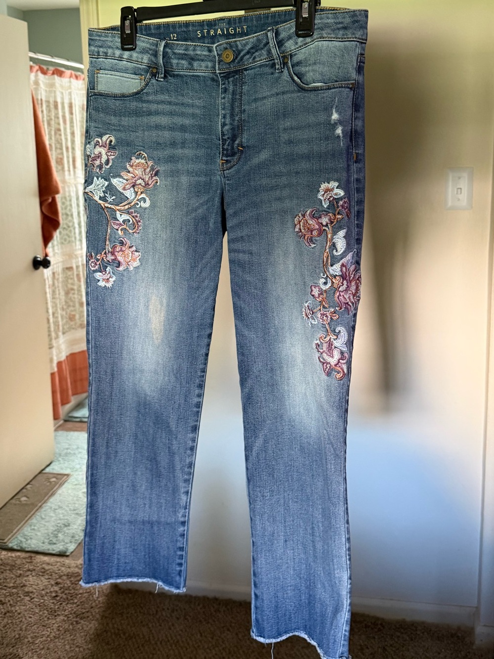White House Black Market Cropped Jeans with Pink Embroidery 12